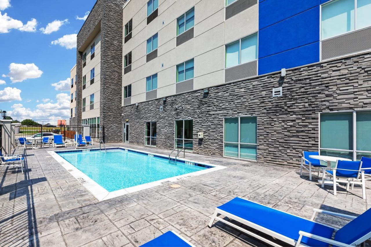 Holiday Inn Express & Suites - Denton - Sanger, An Ihg Hotel Exteriér fotografie