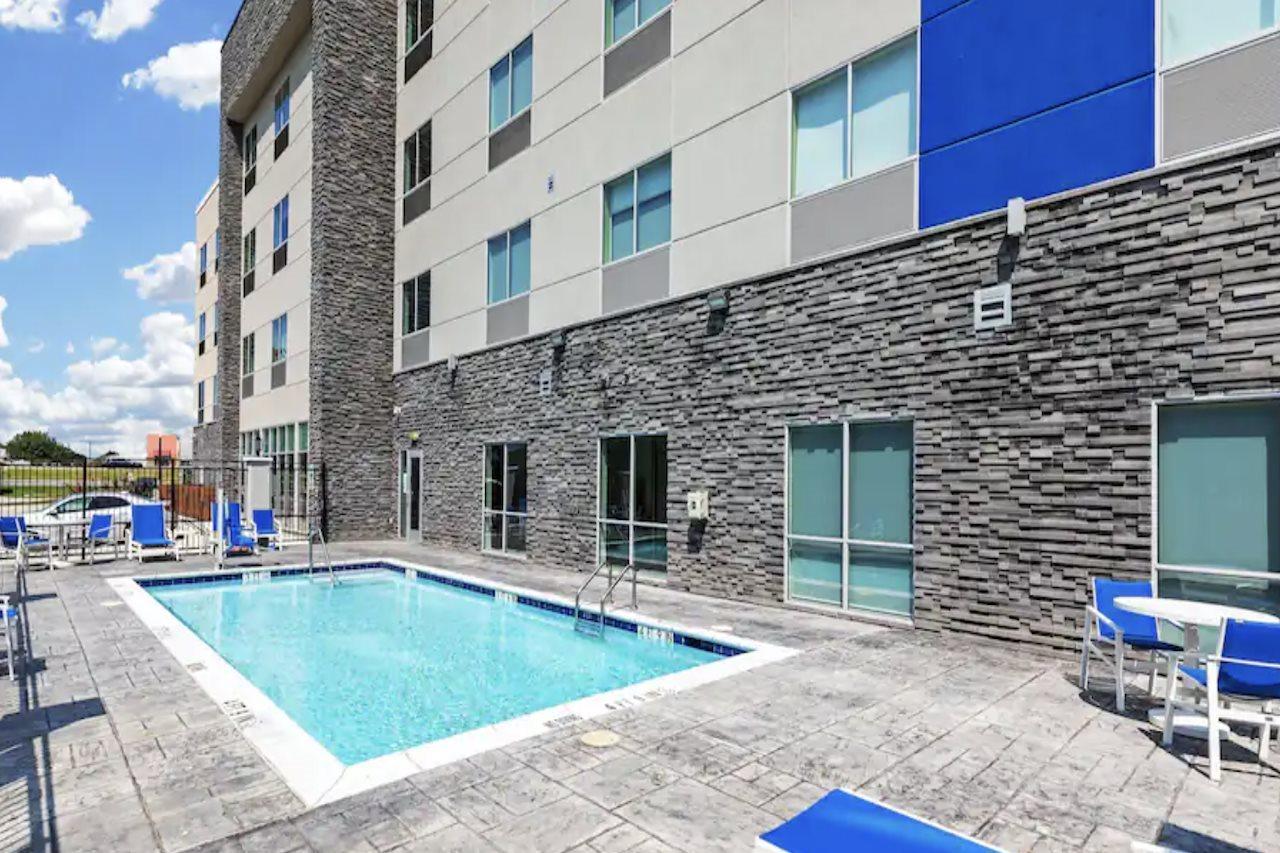 Holiday Inn Express & Suites - Denton - Sanger, An Ihg Hotel Exteriér fotografie